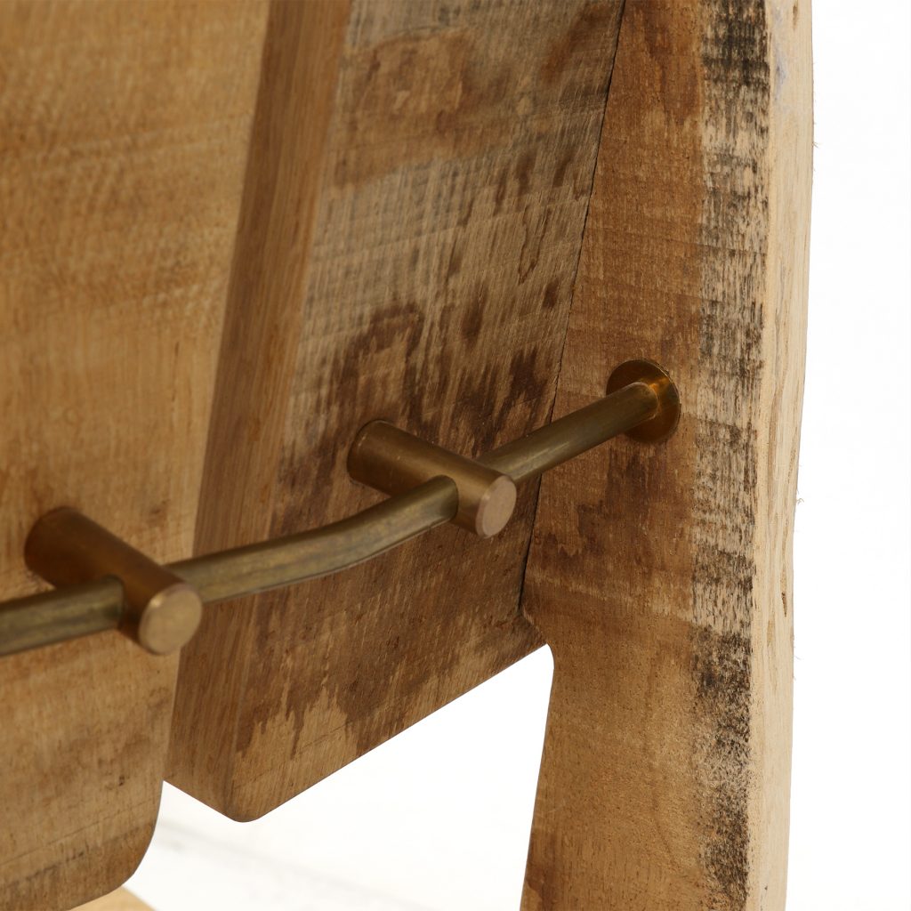 ieuwe-boomstamstoel- detail 1 - new tree trunk chair