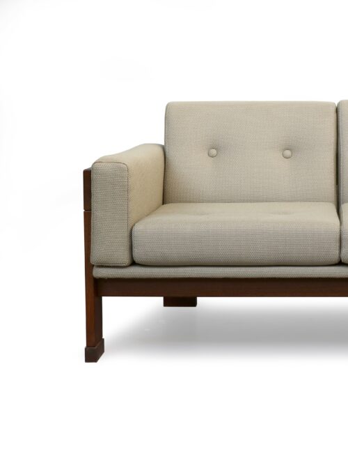 White Upholstered 2seat sofa – 001 – kopie